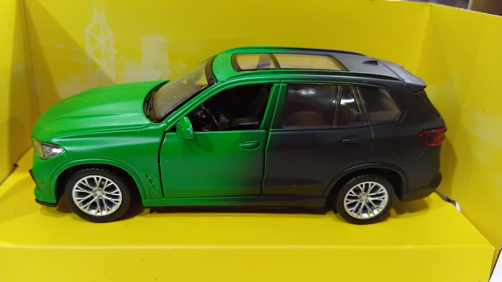 CCA 1:36 BMW X5M DIECAST MODEL 12026 CAR GREEN/BLACK