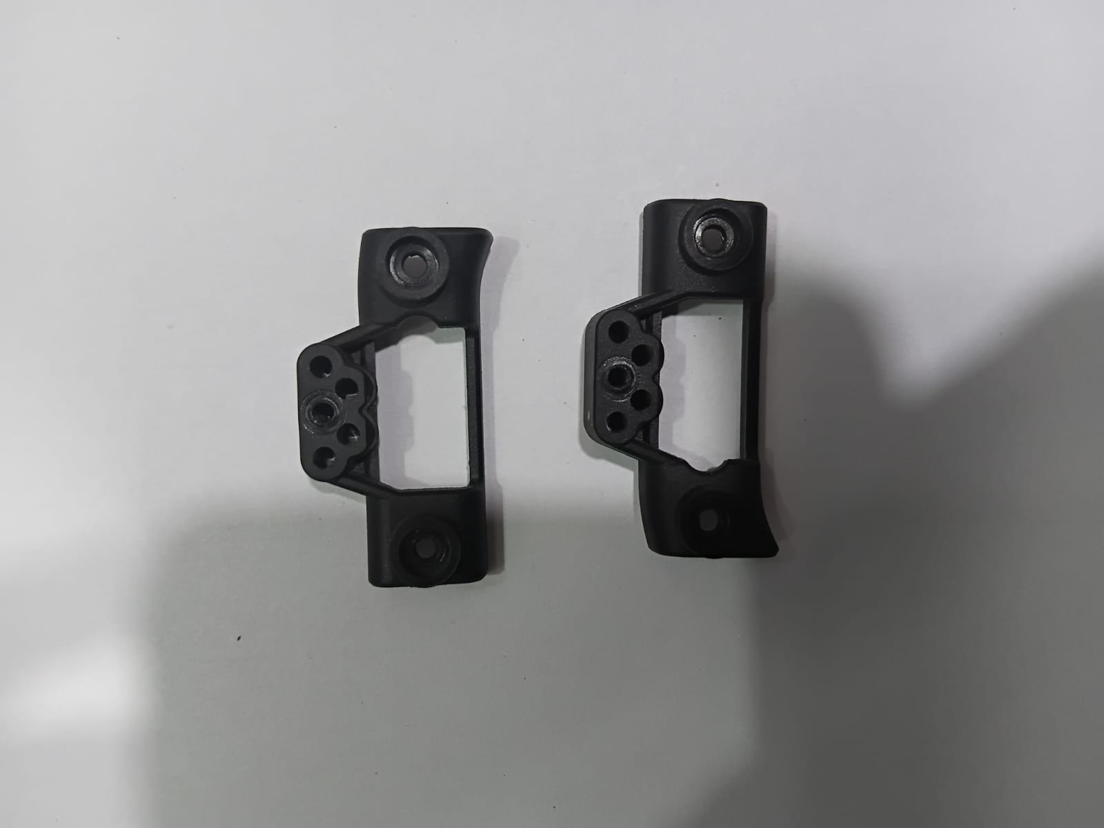 MJX HYPER GO H12Y+ (PLUS) FRONT SHOCK MOUNT (P12Y08)