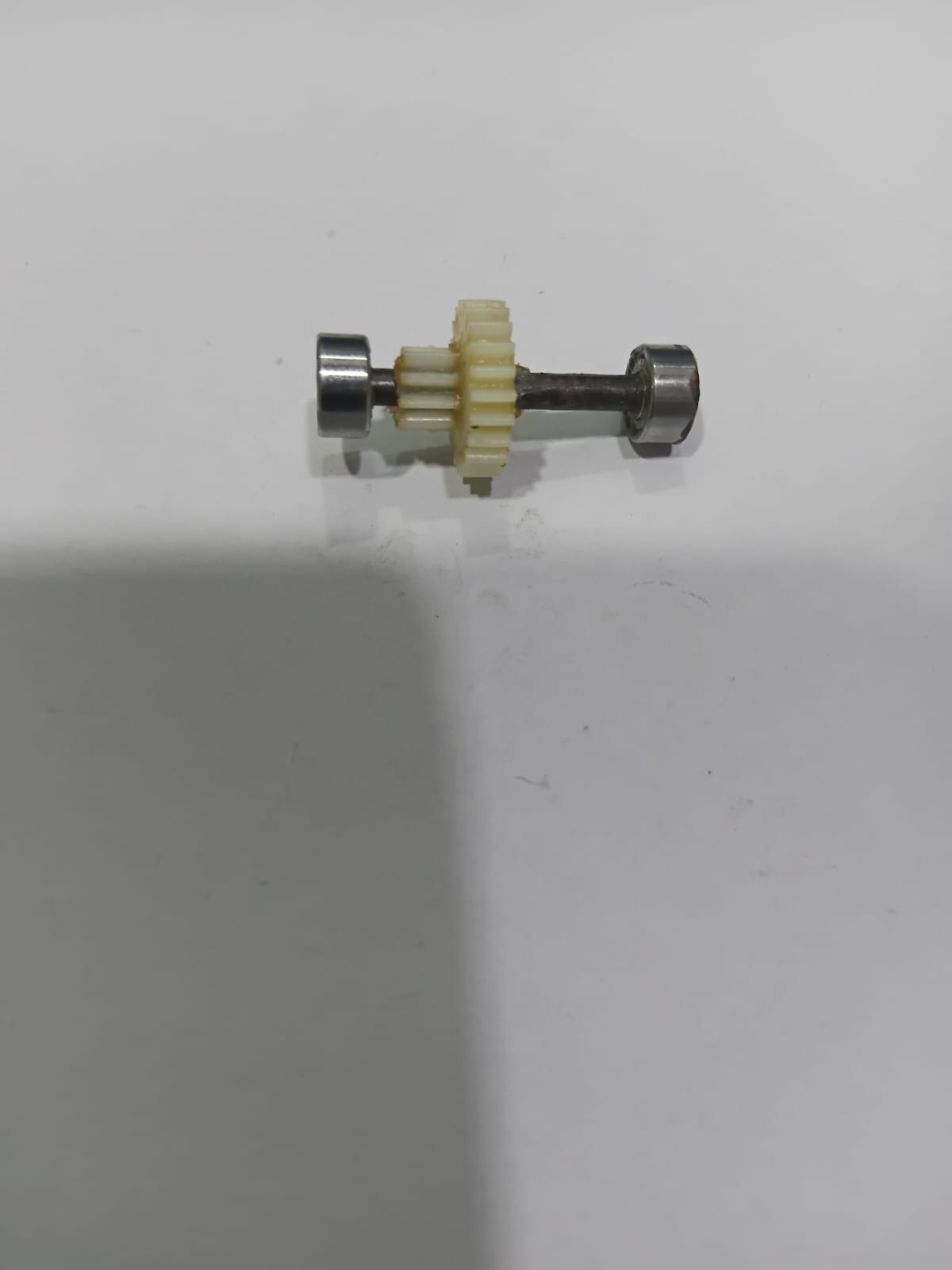 DIFFERNCIAL GEAR SPARES WITH BEARNINGS WHITE