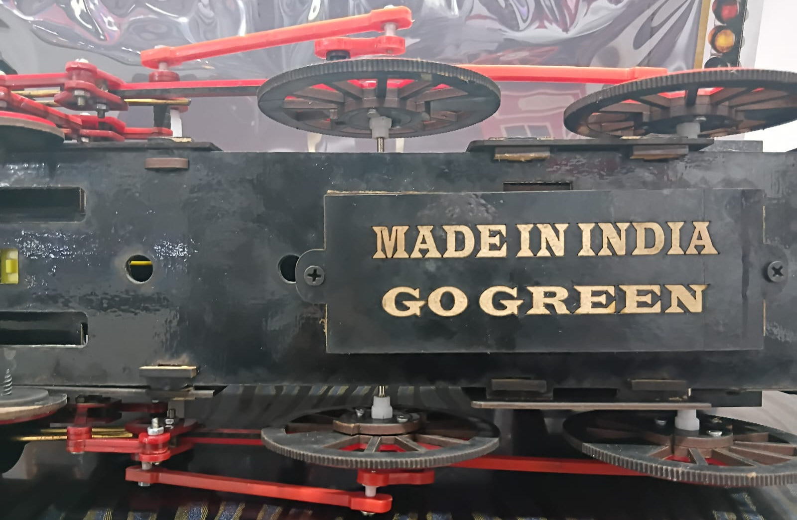 VINTAGE STYLE LOCOMOTIVE ENGINE 2.4GHZ REMOTE CONTROLLED ENGINE RANGE UPTO 100METER MADE IN INDIA