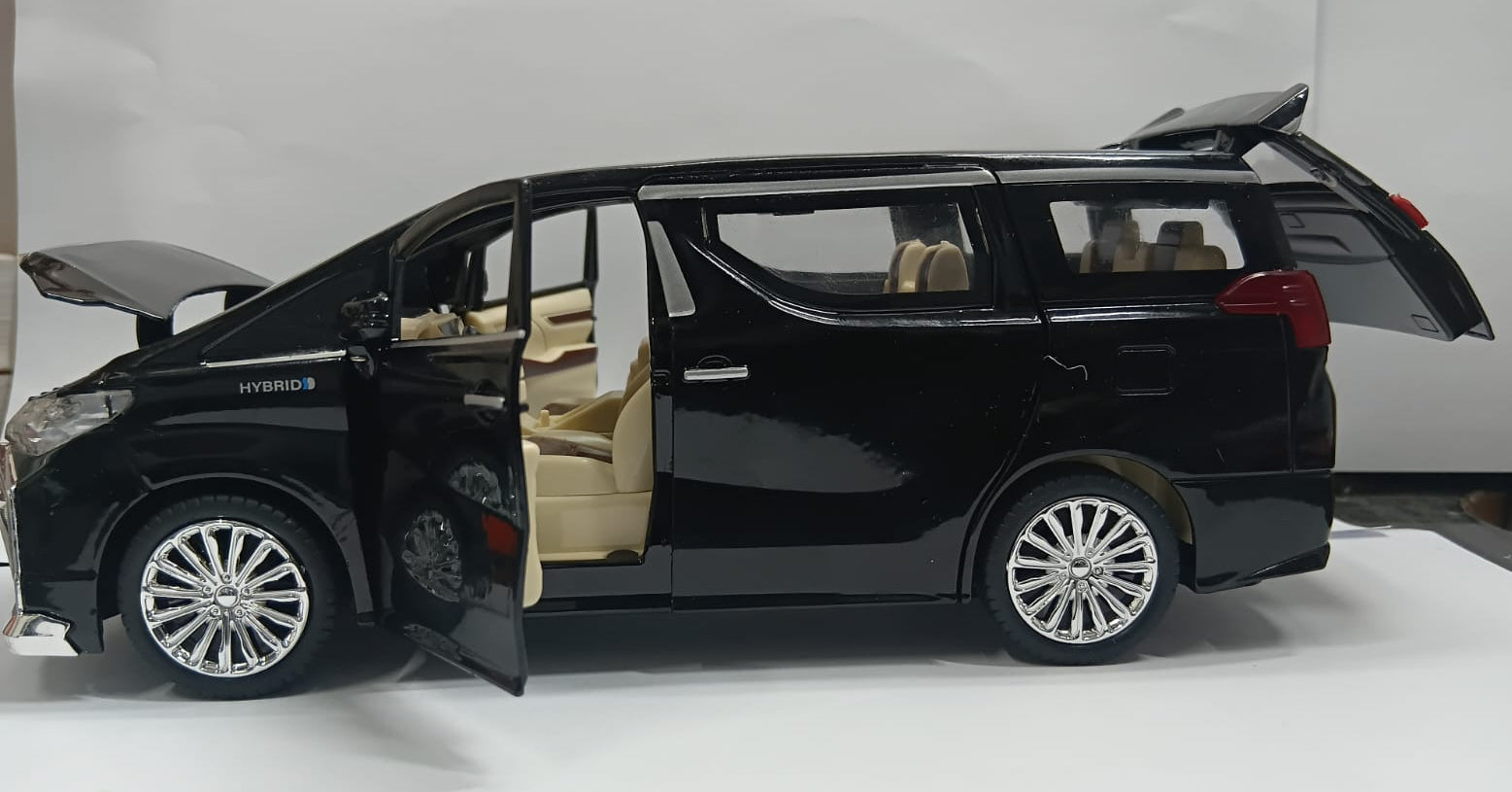 CHE ZHI DIE-CAST 1:24 TOYOTA ALPHARD SIMULATION SOUND AND LIGHT PULL BACK SERIES BLACK COLOR