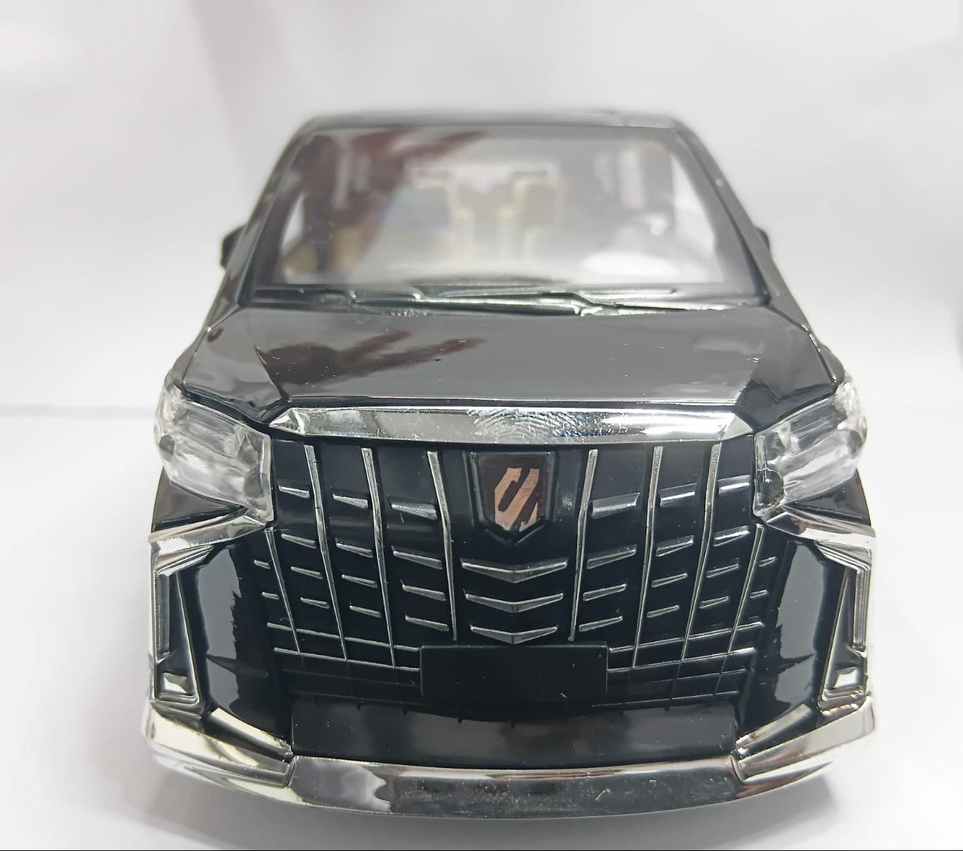 CHE ZHI DIE-CAST 1:24 TOYOTA ALPHARD SIMULATION SOUND AND LIGHT PULL BACK SERIES BLACK COLOR