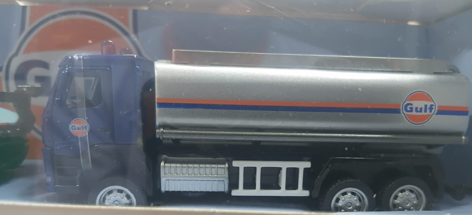 CCA 67277F GULF OIL GAS STATION ASSEMBLY PLAYSET 1/72 VOLVO TRUCK OIL TANKER 1/40 MCLAREN P1 GTR