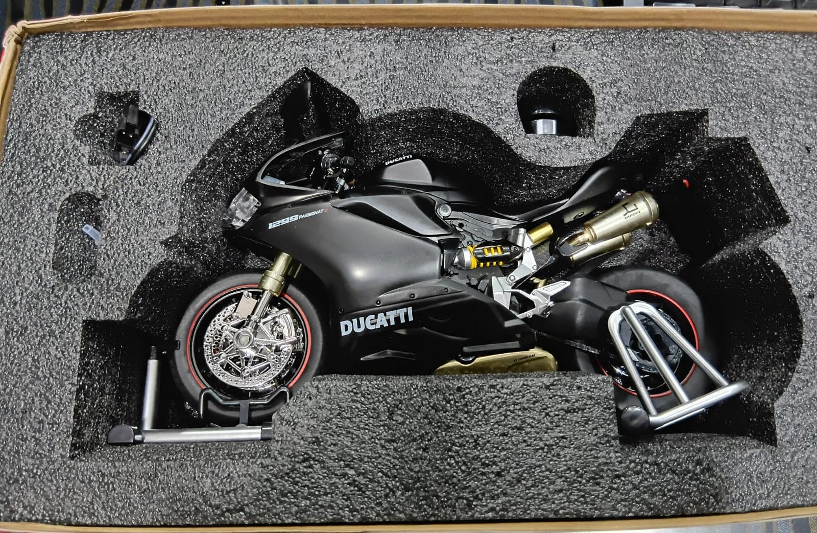 MOTOR CYCLE 8678B 1/10 SPEED RACING DUCATI PANIGALE DIECAST BIKE BLACK COLOR