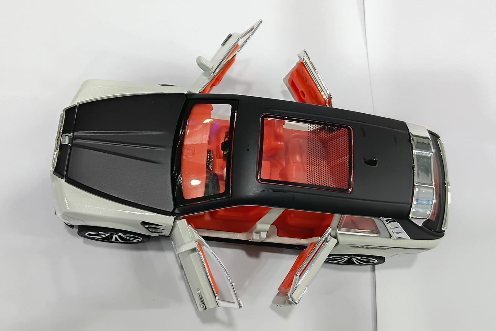 ROLLS-ROYCE CULLINAN MANSORY B3213 1/32 DIECAST METAL MODEL WHITE COLOR