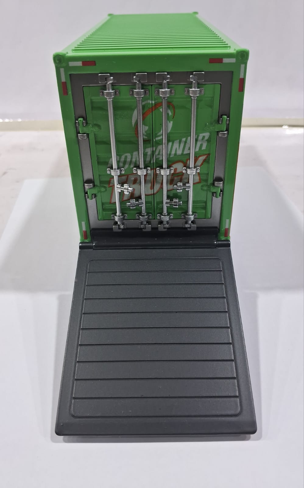 TRUCK 53522-43 1/24 DIE CAST MODEL LIGHT AND SOUND GREEN COLOR