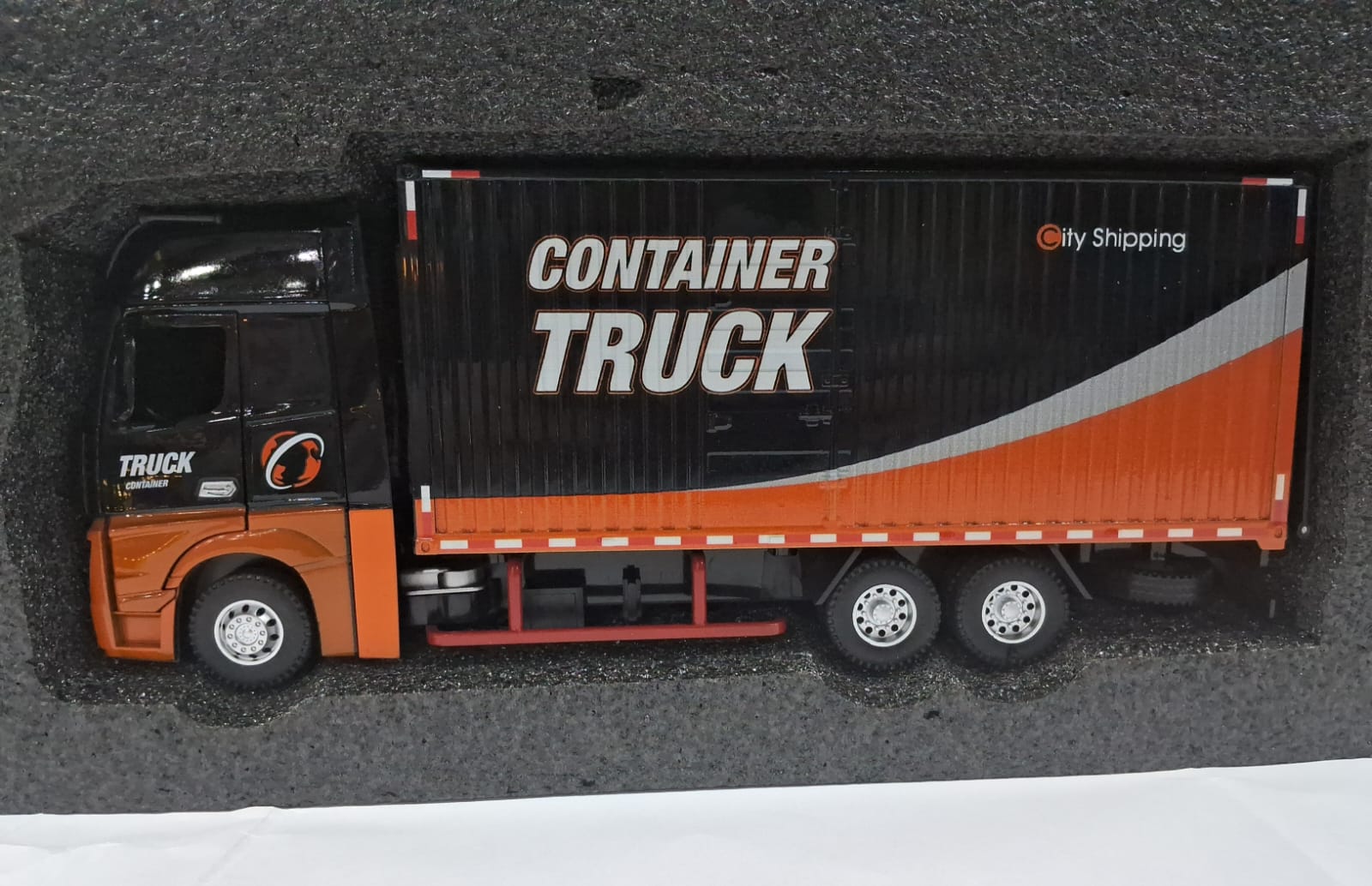 TRUCK 53522-43 1/24 DIE CAST MODEL LIGHT AND SOUND BLACK COLOR