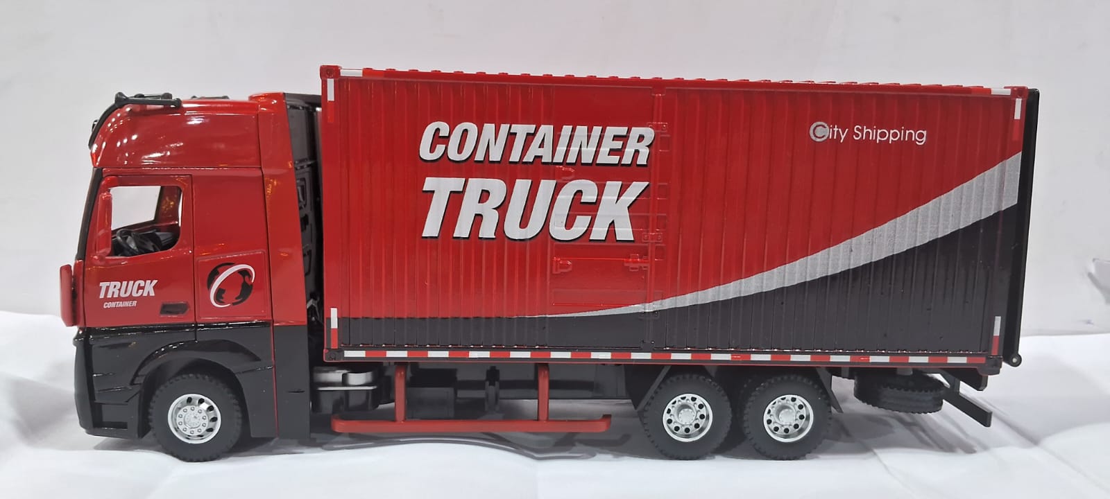 TRUCK 53522-43 1/24 DIE CAST MODEL LIGHT AND SOUND RED COLOR