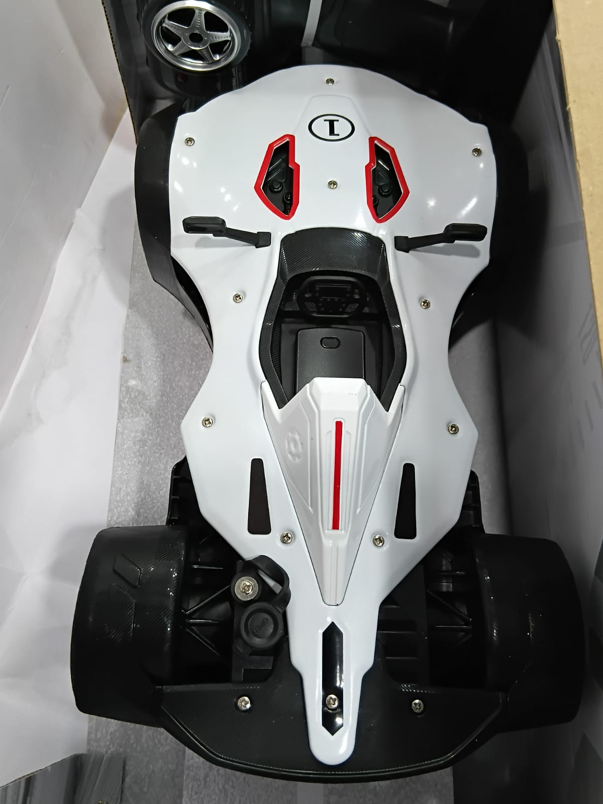 MZ YY2034 1/12 2.4GHZ R/C DIECAST SPRAY RACING CAR WHITE COLOR