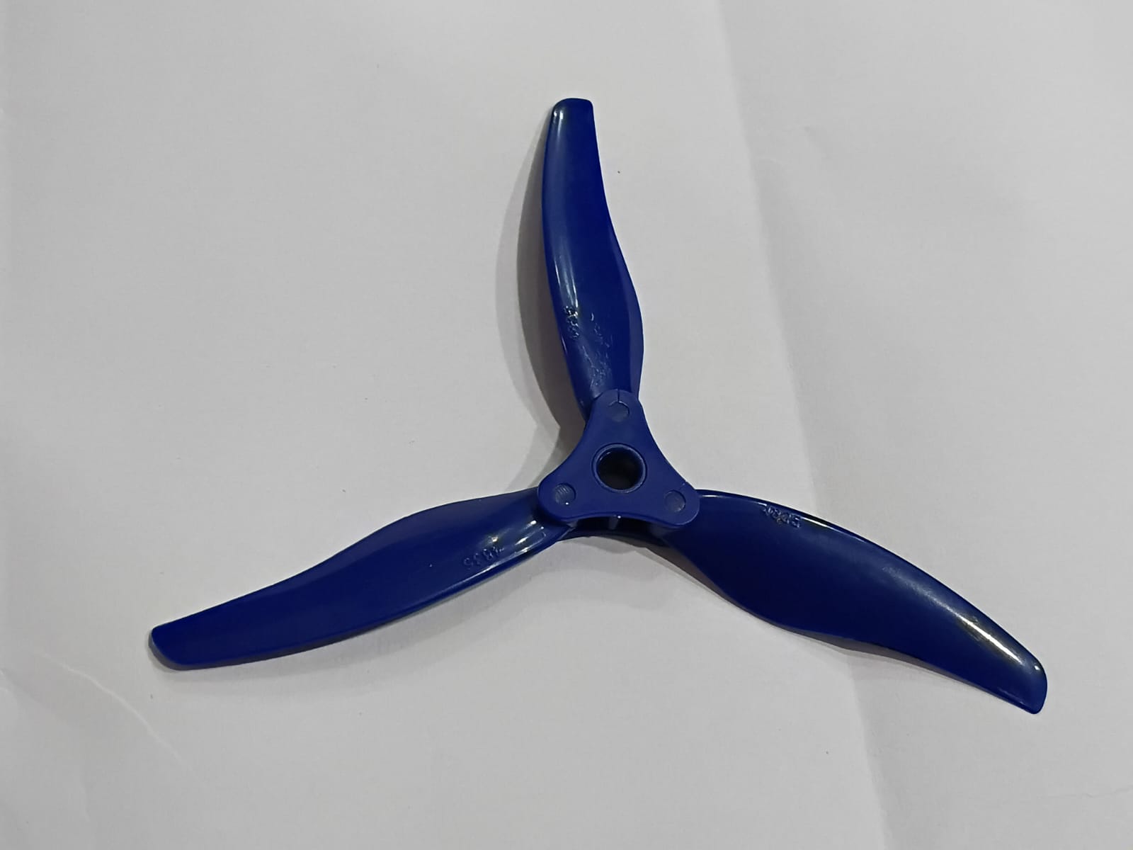 GEMFAN F5135 FLOPPY PROPELLER 3-BLADE FOLDING PROPELLER BLUE QUALITY PREOWNED