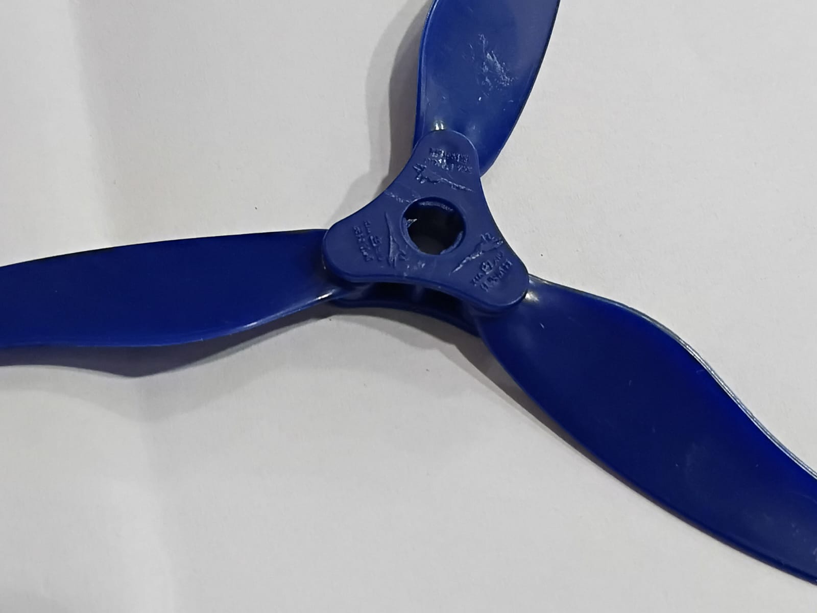 GEMFAN F5135 FLOPPY PROPELLER 3-BLADE FOLDING PROPELLER BLUE QUALITY PREOWNED