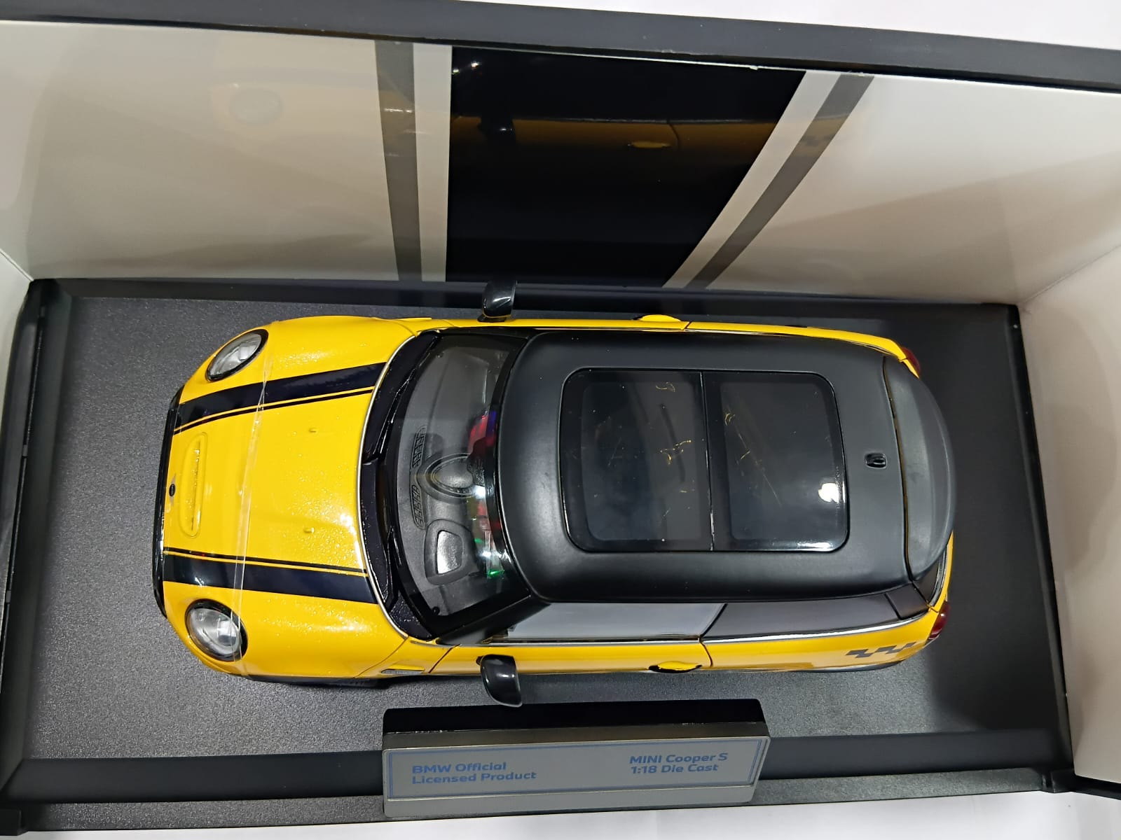 MINI COOPER S H1272 3-DOOR 1:18 OPENING DOORS DIE-CAST MODEL YELLOW