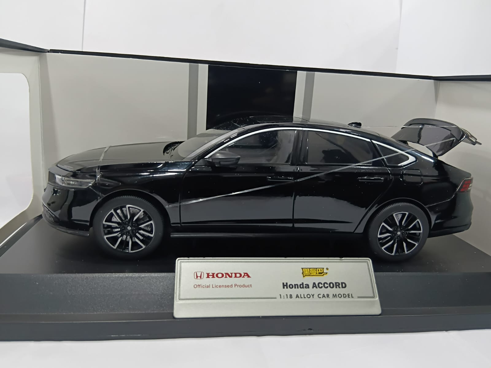 HONDA H1112 ACCORD 2023 1:18 OPENING DOORS AND LED LIGHTS WITH SOUND FUNCTION DIE-CAST MODEL BLACK