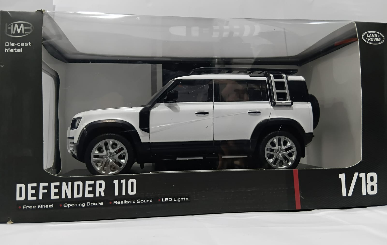 LAND ROVER DEFENDER 110 Q1002A 1:18 OPENING DOORS AND LED LIGHT WITH SOUND FUNCTION DIE-CAST MODEL WHITE