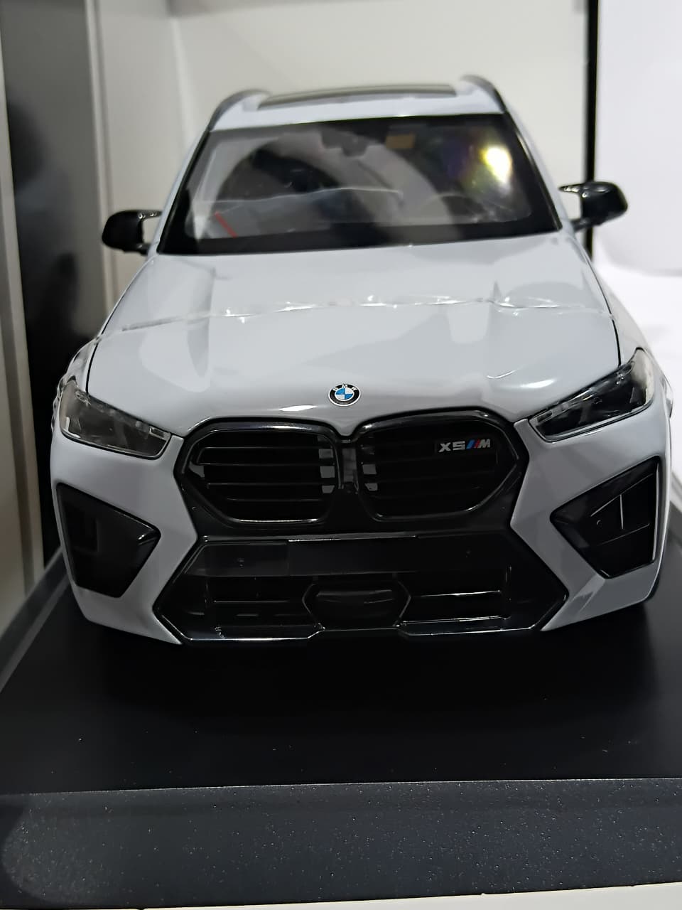 BMW X5 M H1262 COMPETITION LCI 1:18 OPENING DOORS DIE-CAST LIGHT GRAY