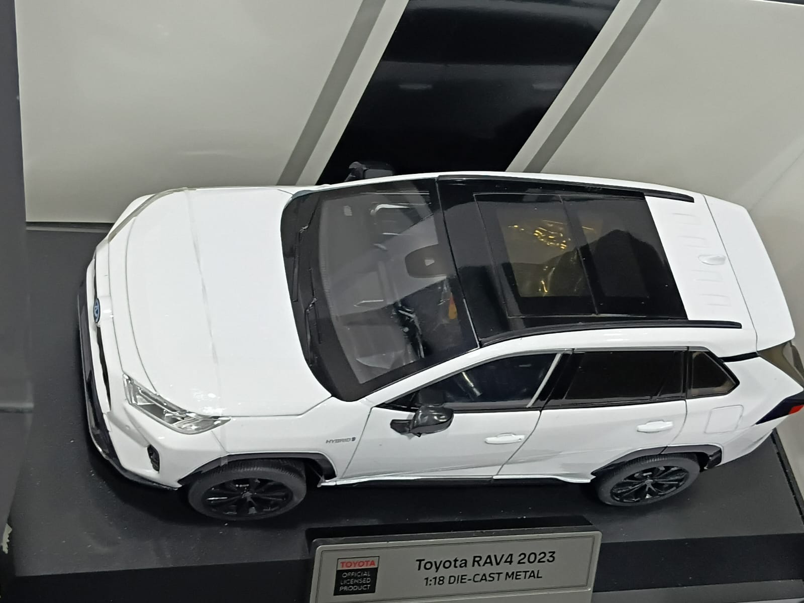 TOYOTA H1062 RAV4 2023 1:18 OPENING DOORS DIE-CAST METAL MODEL WHITE