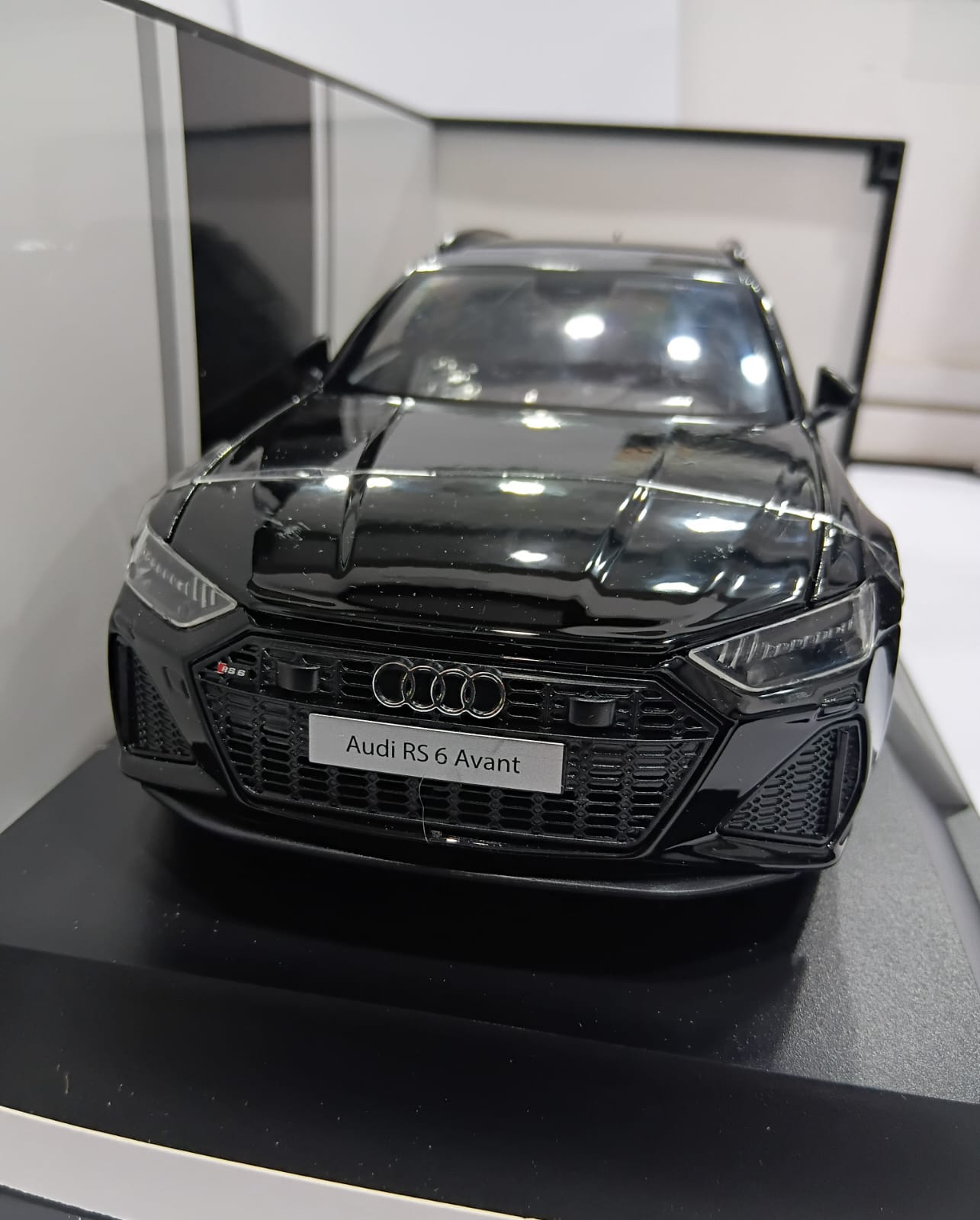 AUDI RS 6 H1152 AVANT 1:18 OPENING DOORS AND LED LIGHT WITH SOUND FUNCTION DIE-CAST MODEL BLACK