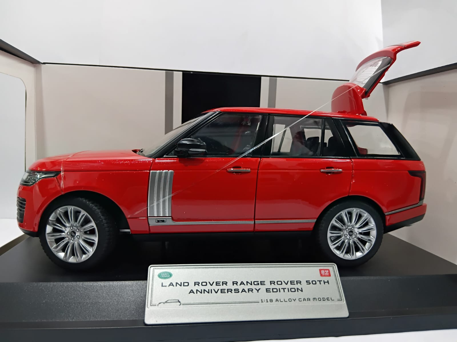 LAND ROVER Q1001A RANGE ROVER 5OTH ANNIVERSARY 1:18 OPENING DOORS AND LED LIGHT WITH SOUND FUNCTION DIE CAST MODEL RED