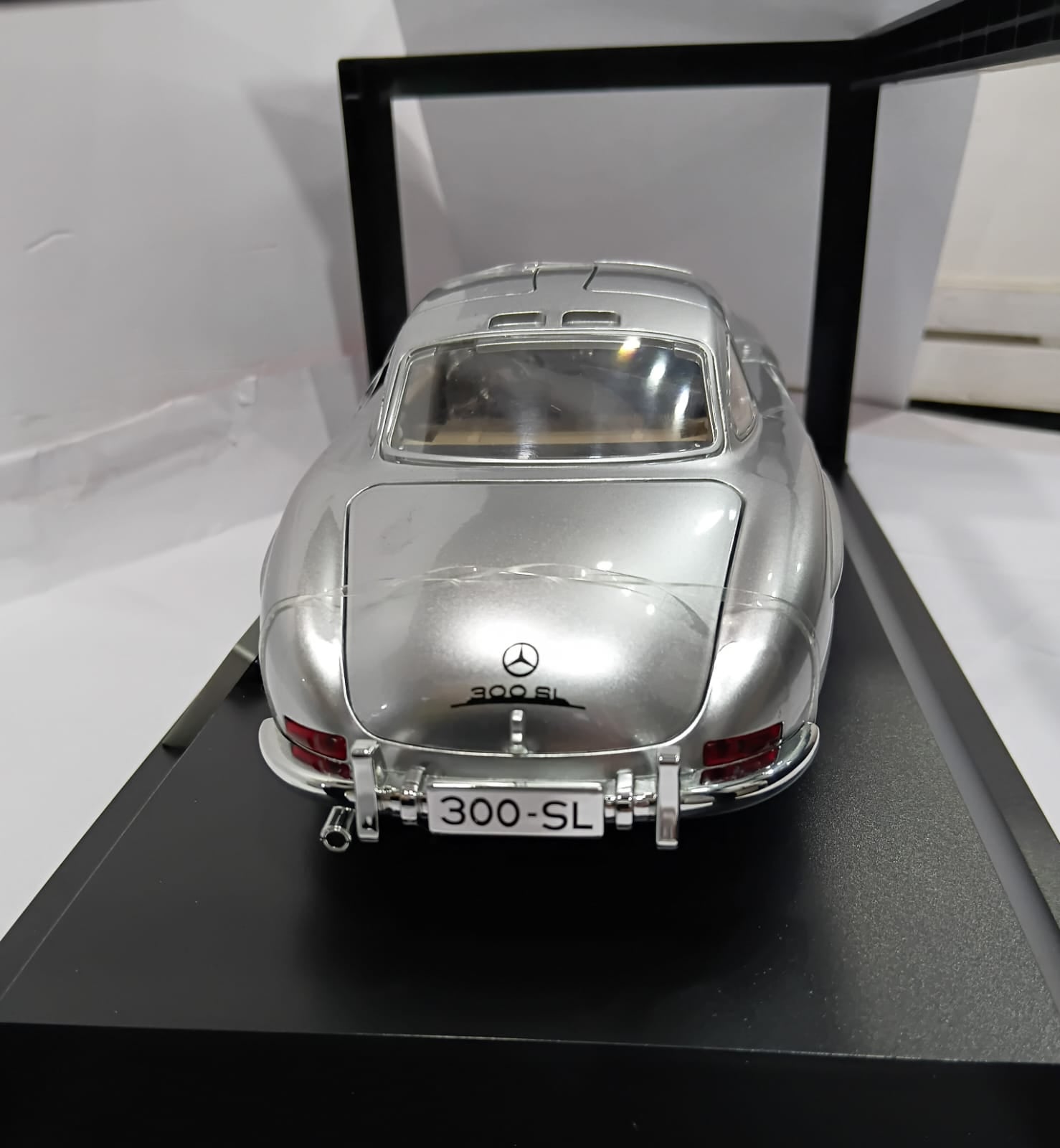 ALLOY CAR MERCEDES-BENZ 300 SL AMG 1:18 OPENING DOORS AND LIGHT WITH SOUND FUNCTION DIE-CAST MODEL SILVER