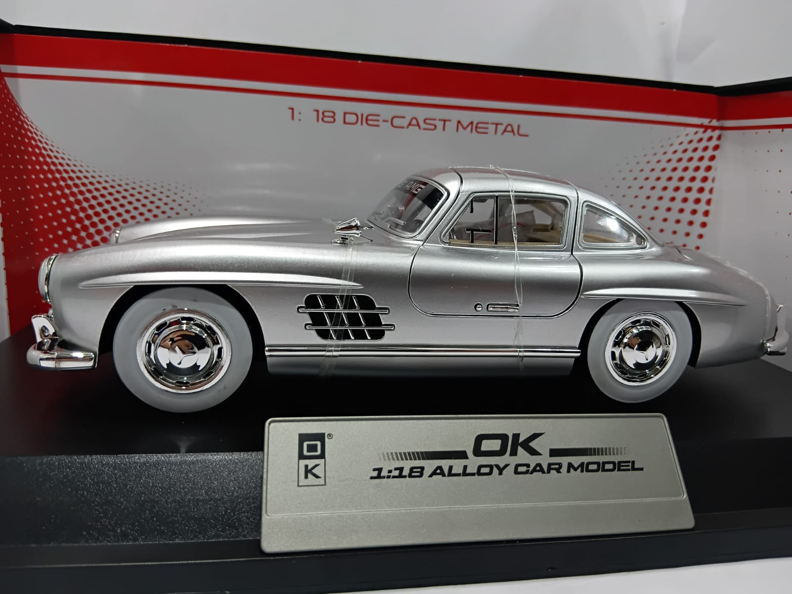 ALLOY CAR MERCEDES-BENZ 300 SL AMG 1:18 OPENING DOORS AND LIGHT WITH SOUND FUNCTION DIE-CAST MODEL SILVER