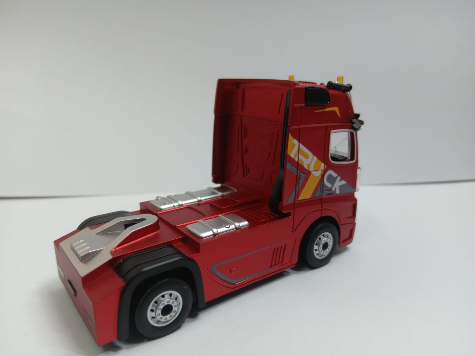 WL TOYS 6408 2.4GHZ 1/64 R/C SEMI TRUCK WITH TRAILER RED COLOR