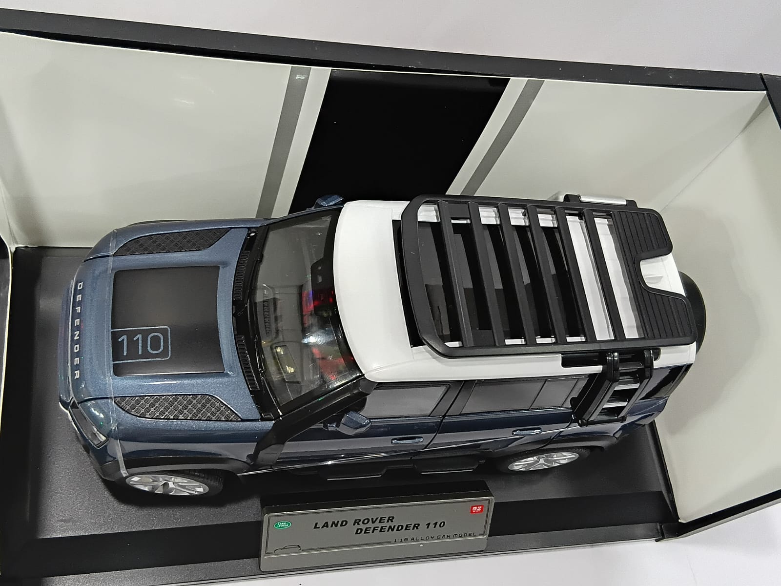 LAND ROVER DEFENDER 110 Q1002A 1:18 OPENING DOORS AND LED LIGHT WITH SOUND FUNCTION DIE-CAST MODEL DARK BLUE
