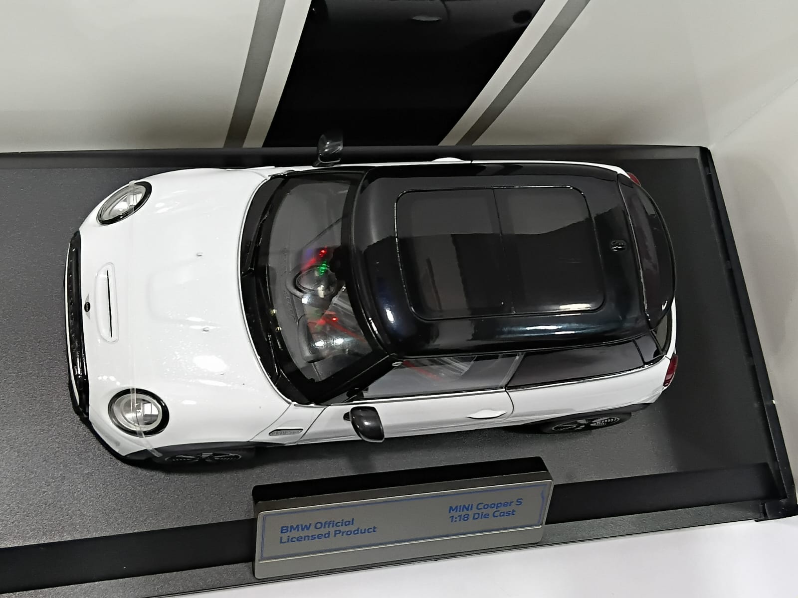 MINI COOPER S H1272 3-DOOR 1:18 OPENING DOORS DIE-CAST MODEL WHITE