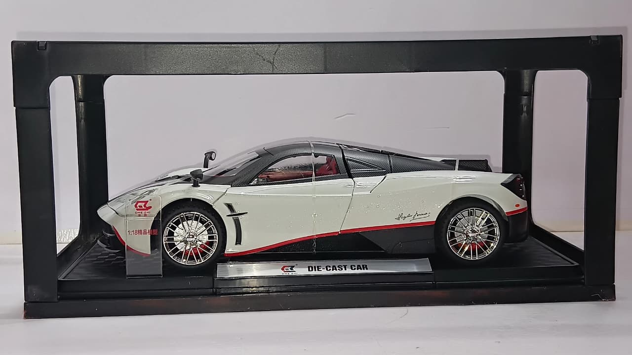 CHE ZHI CZ1809B PAGANI HUARYA 1:18 DIE-CAST SIMULATION SOUND AND LIGHT PULL BACK SERIES WHITE