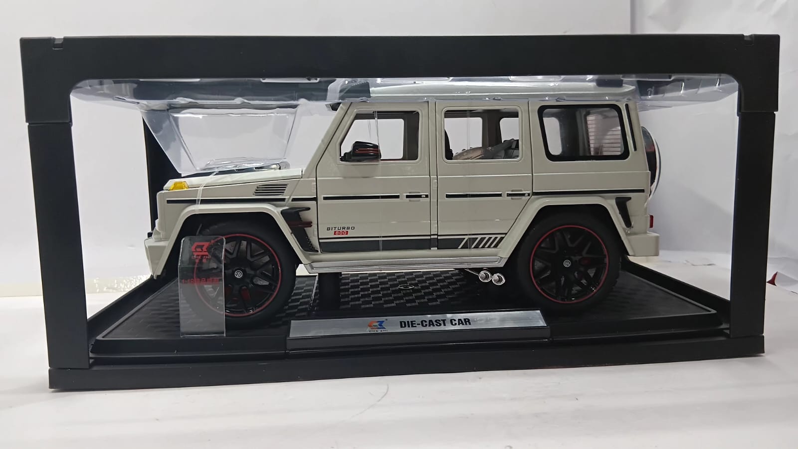 CHE ZHI CZ1801B BABOSI 800 1:18 DIE-CAST SIMULATION SOUND AND LIGHT PULL BACK SERIES WHITE