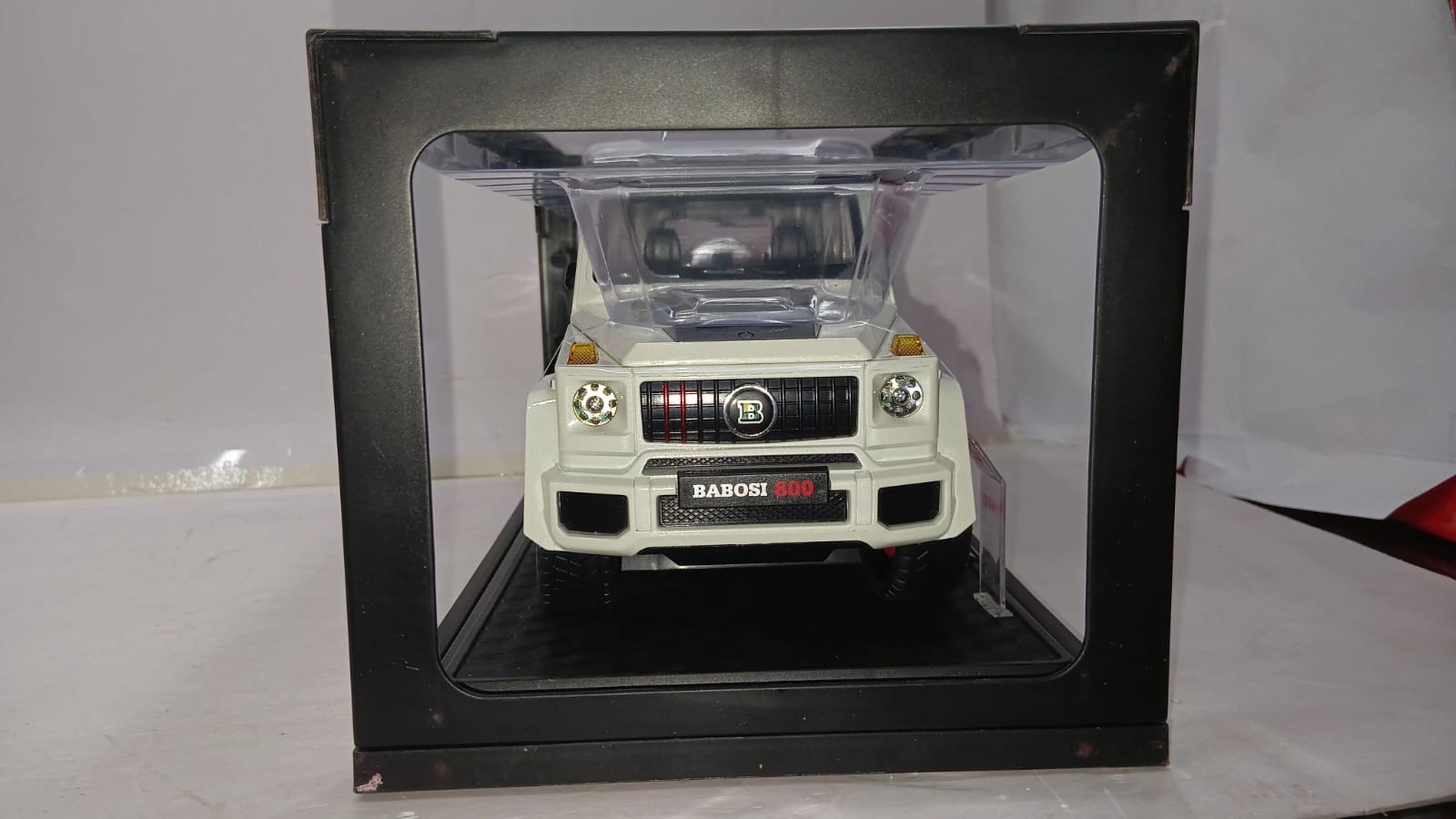 CHE ZHI CZ1801B BABOSI 800 1:18 DIE-CAST SIMULATION SOUND AND LIGHT PULL BACK SERIES WHITE