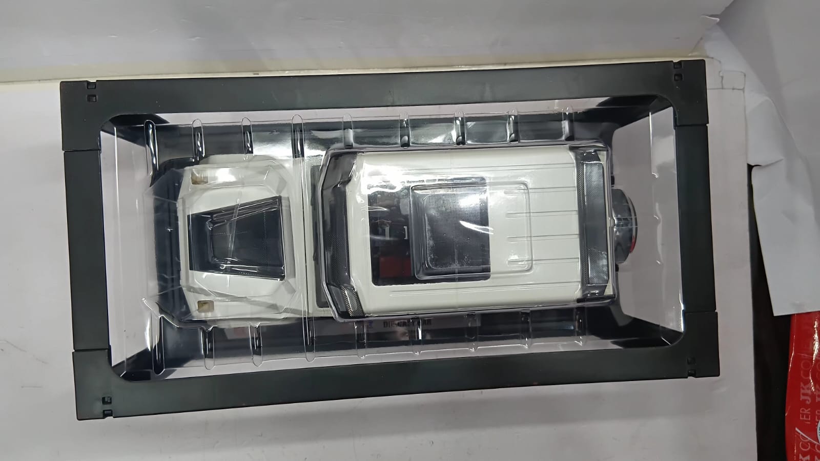 CHE ZHI CZ1801B BABOSI 800 1:18 DIE-CAST SIMULATION SOUND AND LIGHT PULL BACK SERIES WHITE