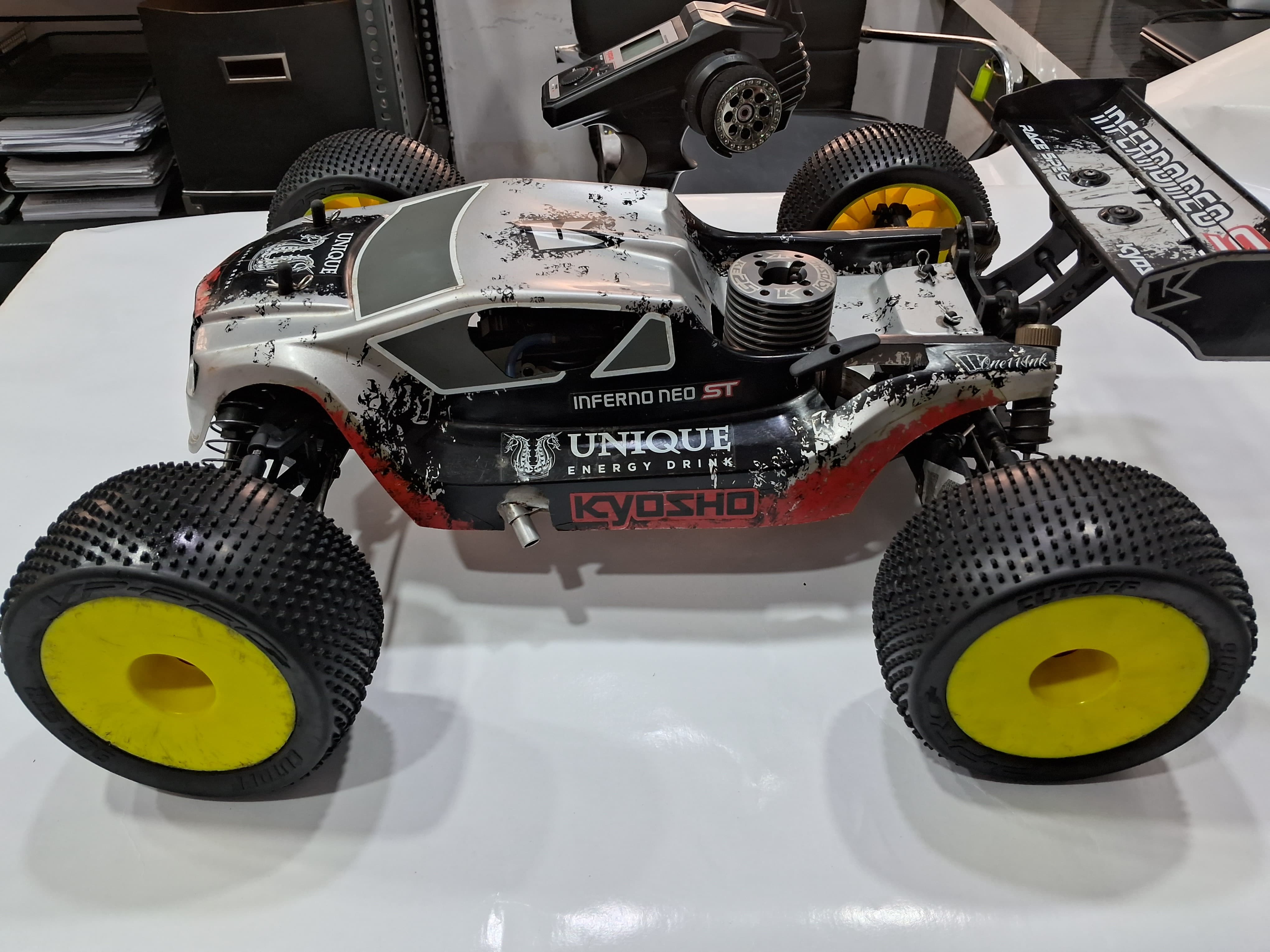 KYOSHO INFERNO NITRO RC CAR NEO ST 1/8 TRUGGY RTR (QUALITY PREOWNED)