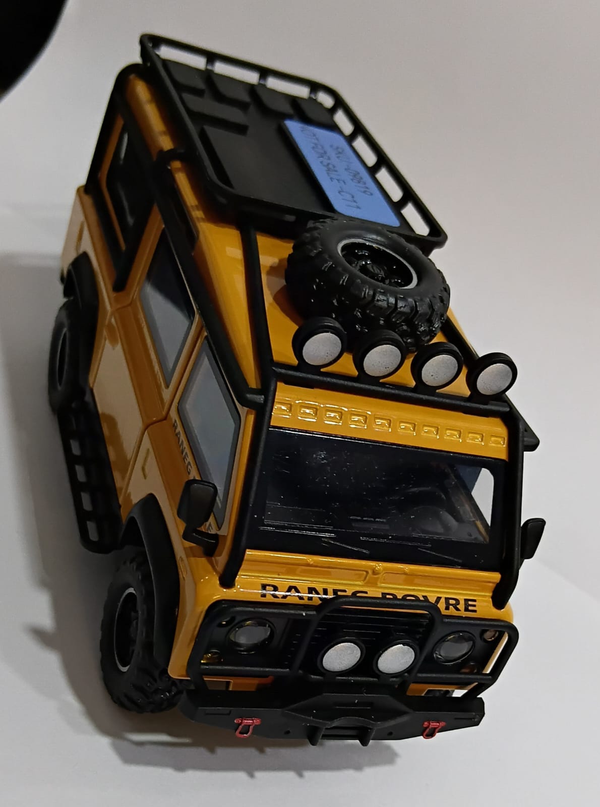 DIECAST RANEG GOVRE 1:32 SCALE MODEL CAR YELLOW (D21026)