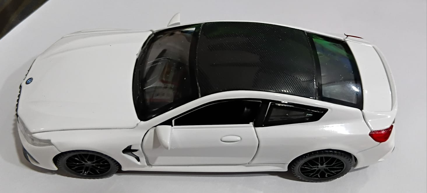 DIECAST BMW IIM8 1:32 SCALE MODEL CAR WHITE (D21006)