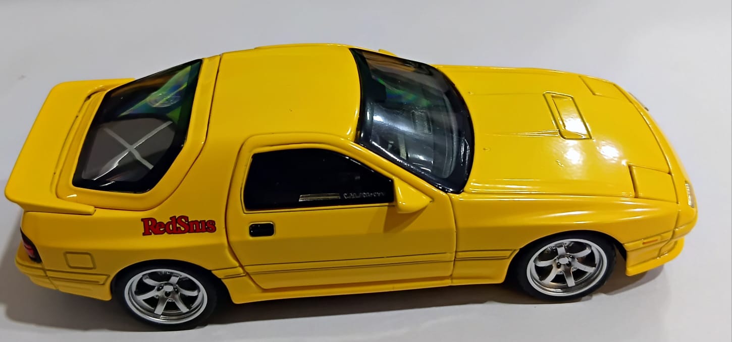 DIECAST MZADA RED SNIS  1:32 SCALE MODEL CAR YELLOW  (D21023)