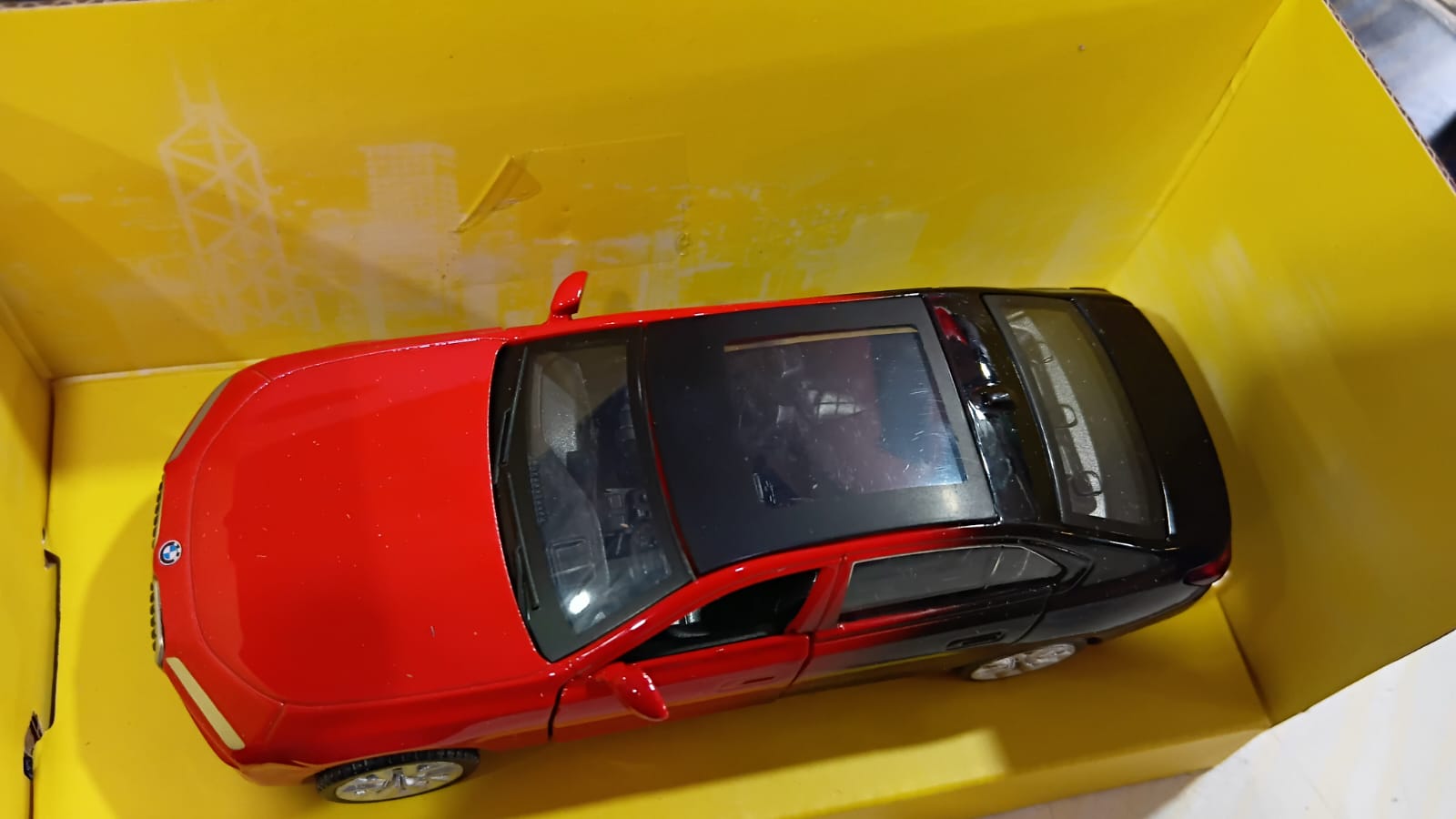 CCA 1:36 BMW I7 DIECAST MODEL 12012 CAR RED/BLACK