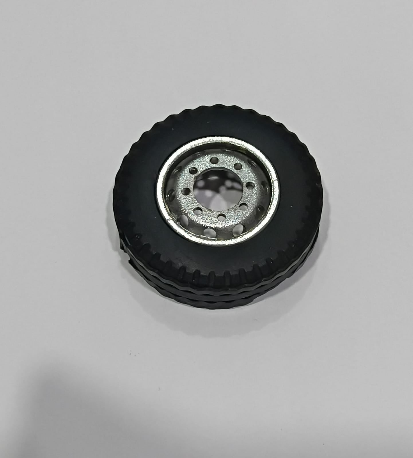 RC TRUCK RUBBER TYRE WITH DISK