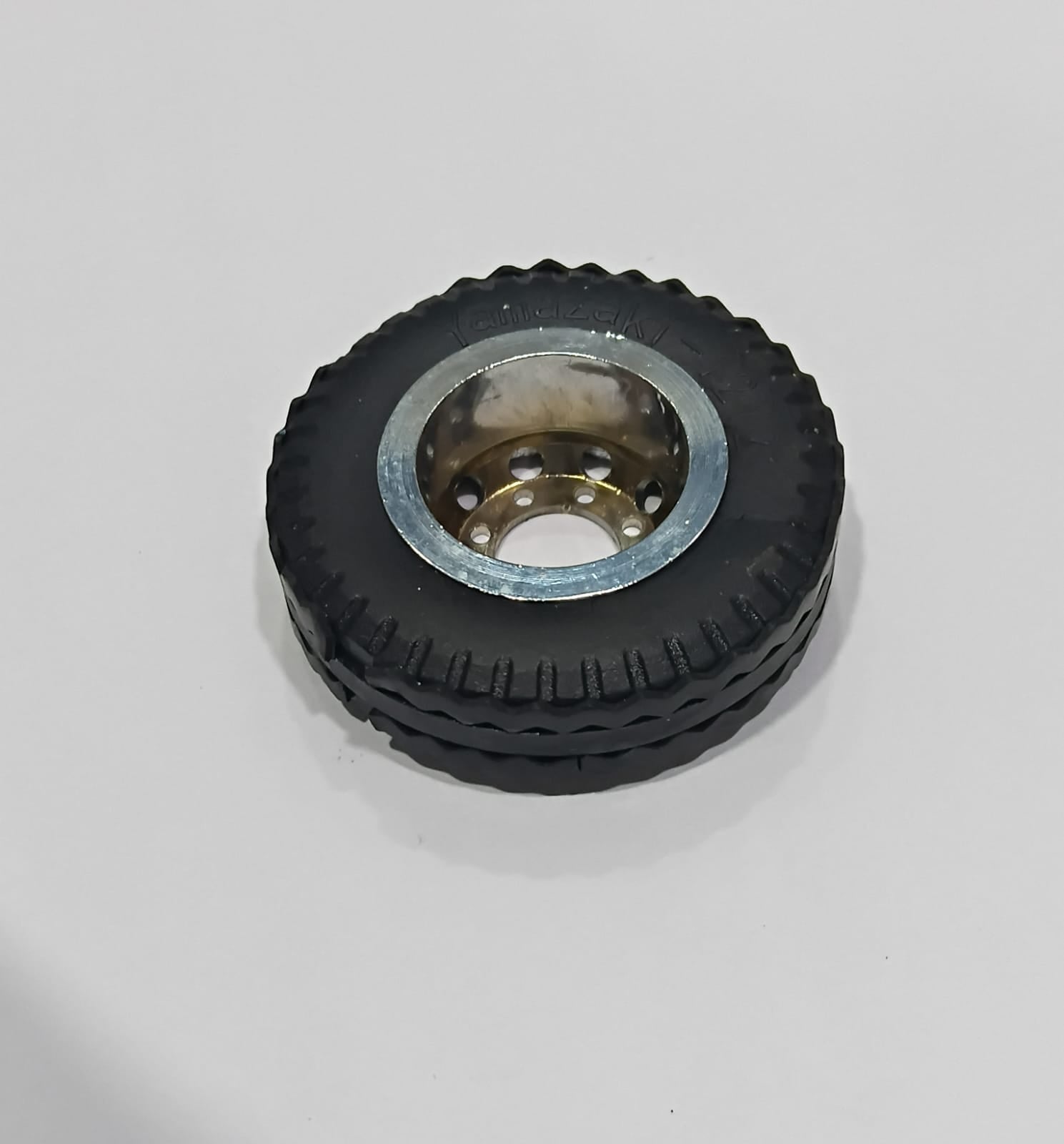 RC TRUCK RUBBER TYRE WITH DISK