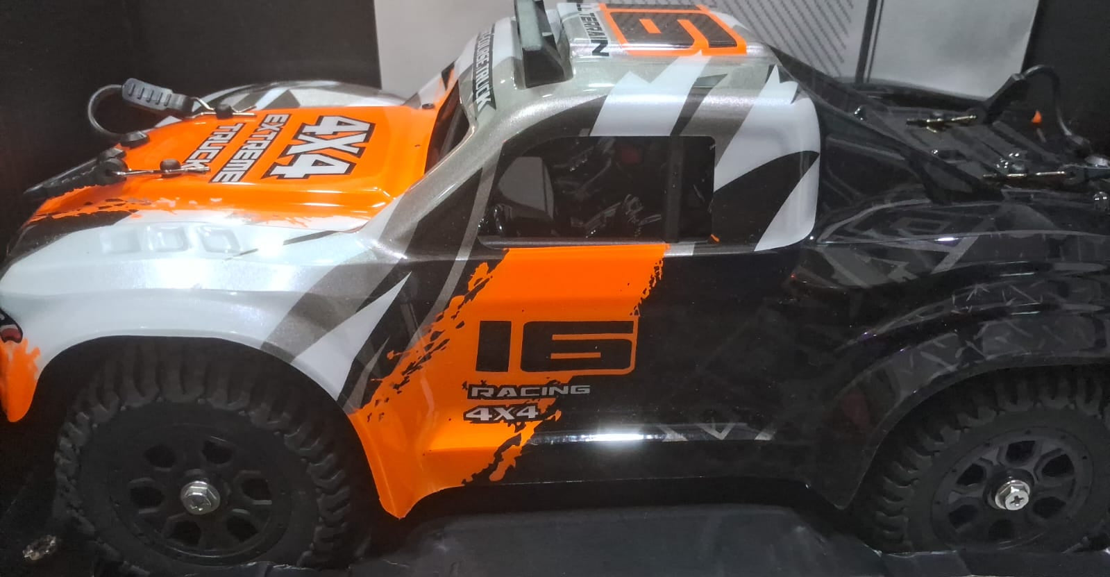TORNADO HOSPEED HS16-81 1/16 4WD 2.4G IPX4 WATERPROOF LVL SHORT COURSE TRUCK ORANGE WHITE
