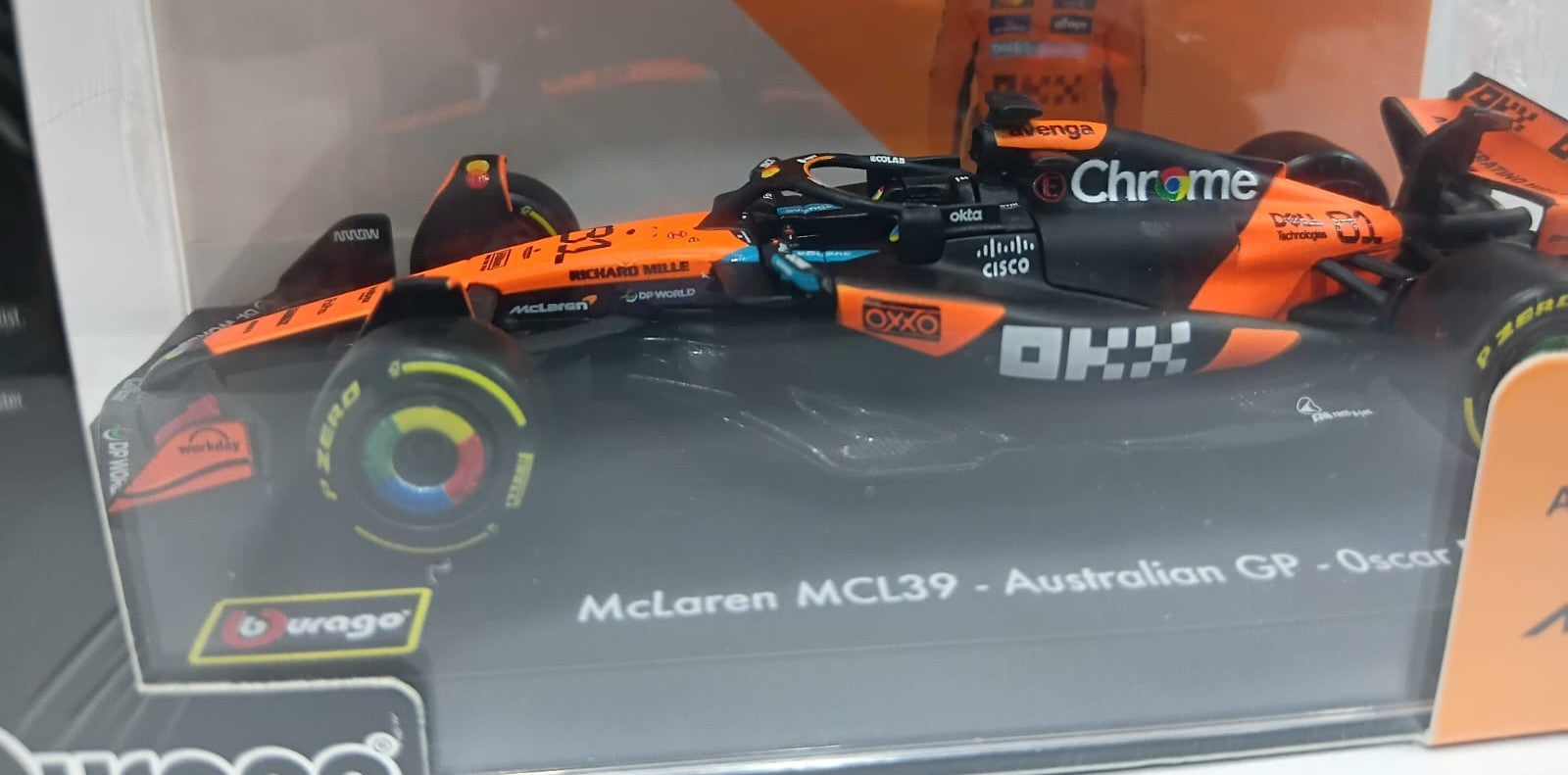 BBURAGO 18-38248P 1/43 MCLAREN MCL39 AUSTRALIA GP-OSCAR PIASTRI DIECAST MODEL