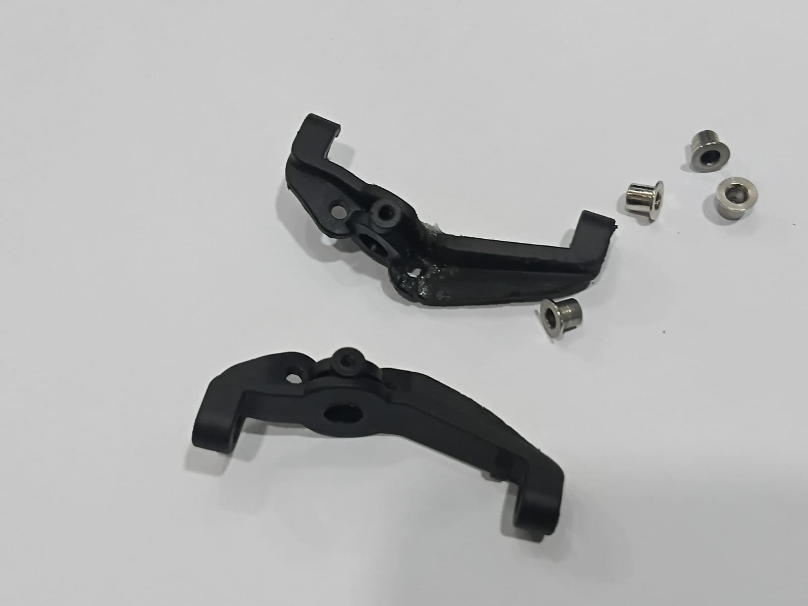 MJX HYPER GO H12Y+ (PLUS) FRONT AXLE ADAPTER (P12YSA04) ONE PIECE IS BROKEN (QUALITY PRE OWNED)