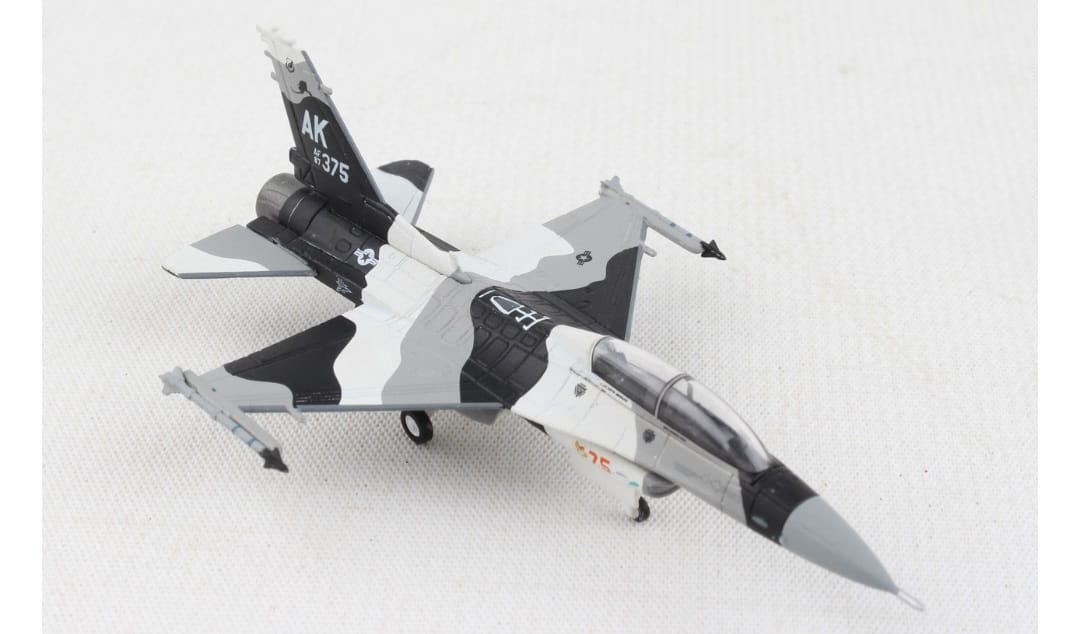 AIRPLANE DIECAST F-16LB/D M SERIES SCALE 1/200