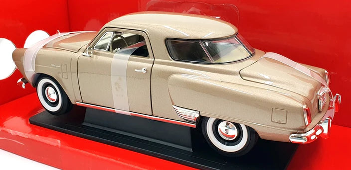 DIE CAST ROAD SIGNATURE 1950 STUDEBAKER CHAMPION  1/18 SCALE GOLD NO:92478