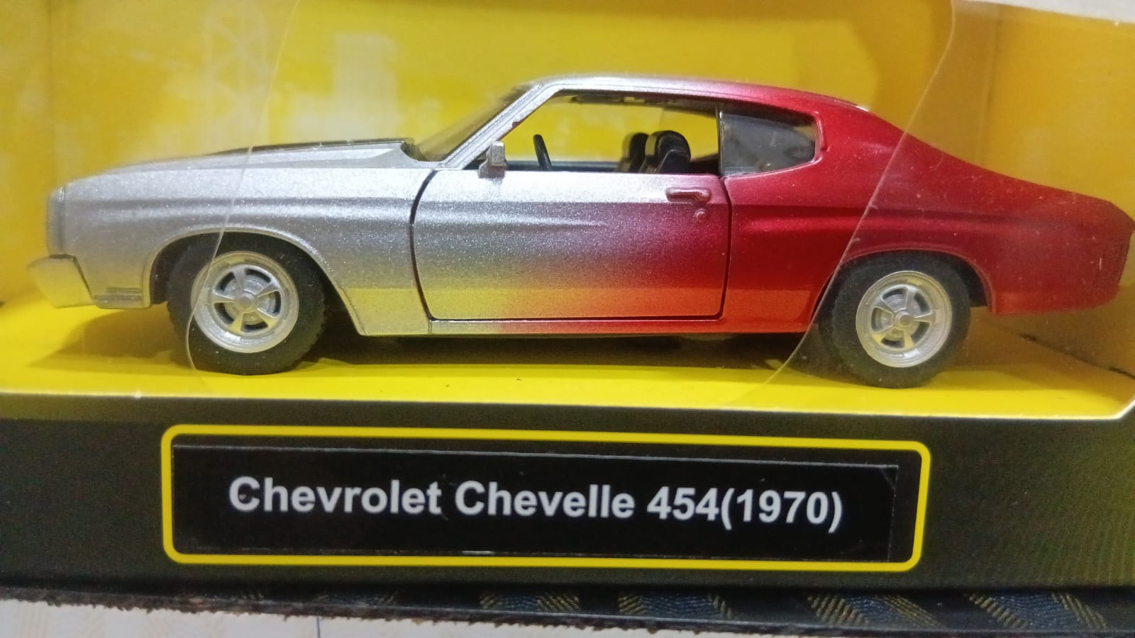 CCA 1:36 12019 CHEVROLET CHEVELLE 454(1970) SILVER RED DIECAST MODEL