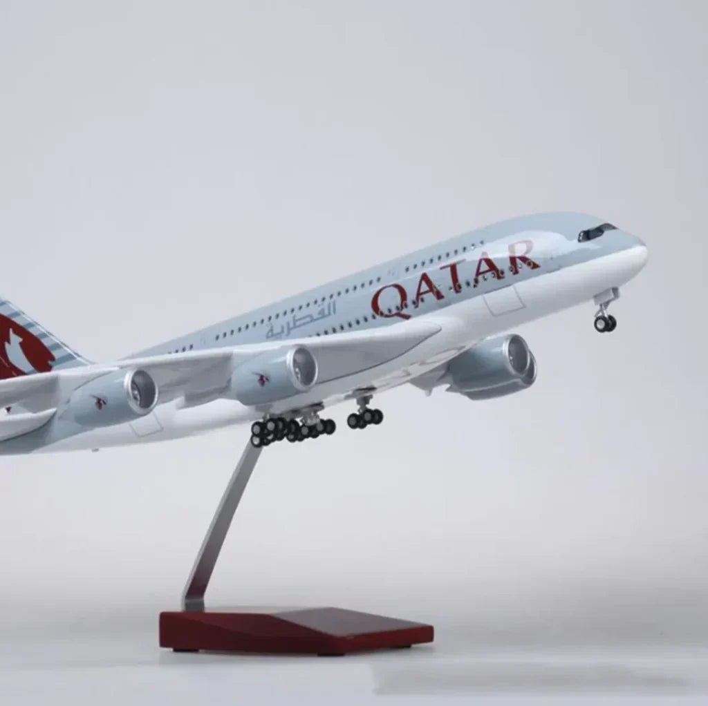 AIRPLANE DIECAST QATAR AIRWAYS A7-APC AIRBUS 380-861 WITH LED LIGHT DISPLAY 47CM