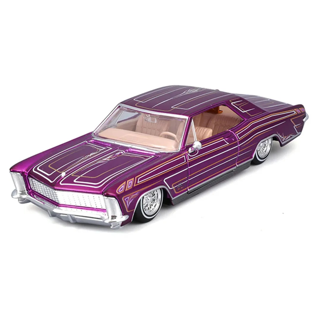 MAISTO 1/24 1965 BUICK RIVIERA 52551 DIECAST MODEL