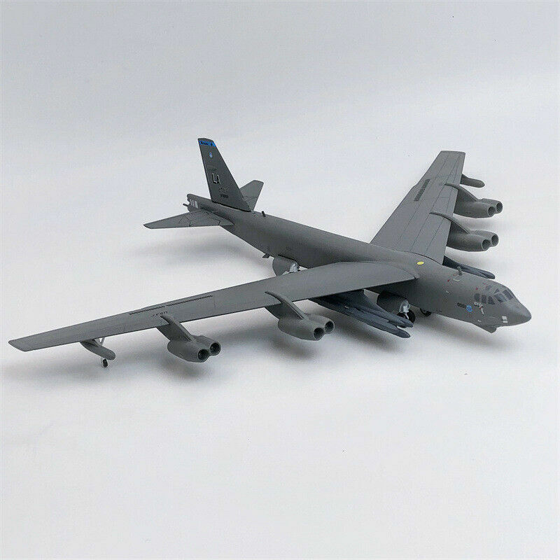 DIE CAST AIRPLANE MODEL B-52H STRATOFORTRESS 1/200