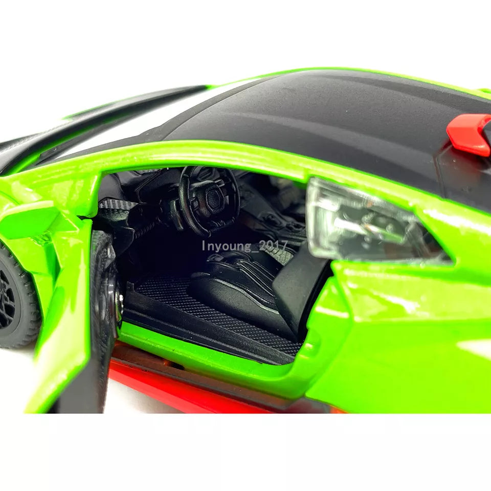 CCA LAMBORGHINI HURACAN STO 1:40 SCALE (GREEN&RED)