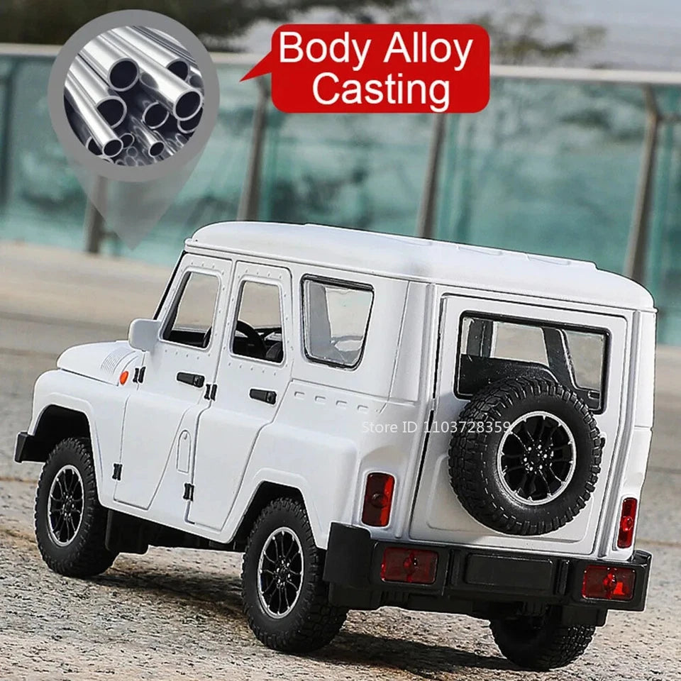 UAZ HUNTER 1:18 DIECAST MODEL SR-1815B PULL BACK ALLOY WITH SOUND & LIGHT