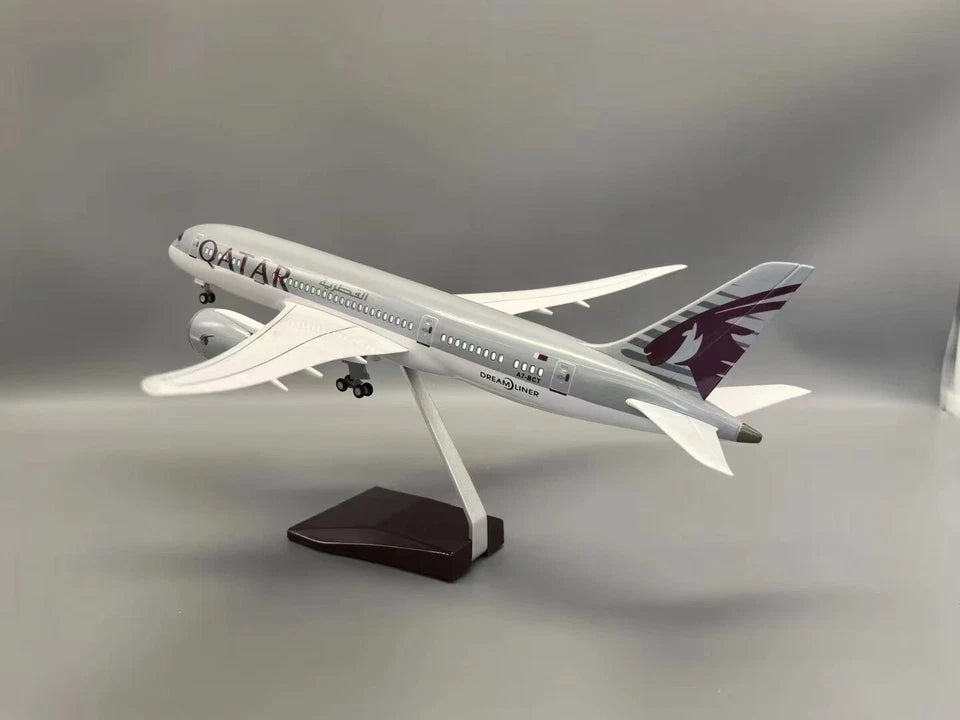 AIRPLANE DIECAST QATAR A7-BCT BOEING 787-9 DREAMLINER WITH LED LIGHT DISPLAY 47CM